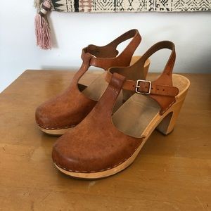 Swedish Hasbeens T Strap Sky High Clogs - Sz 38/US8